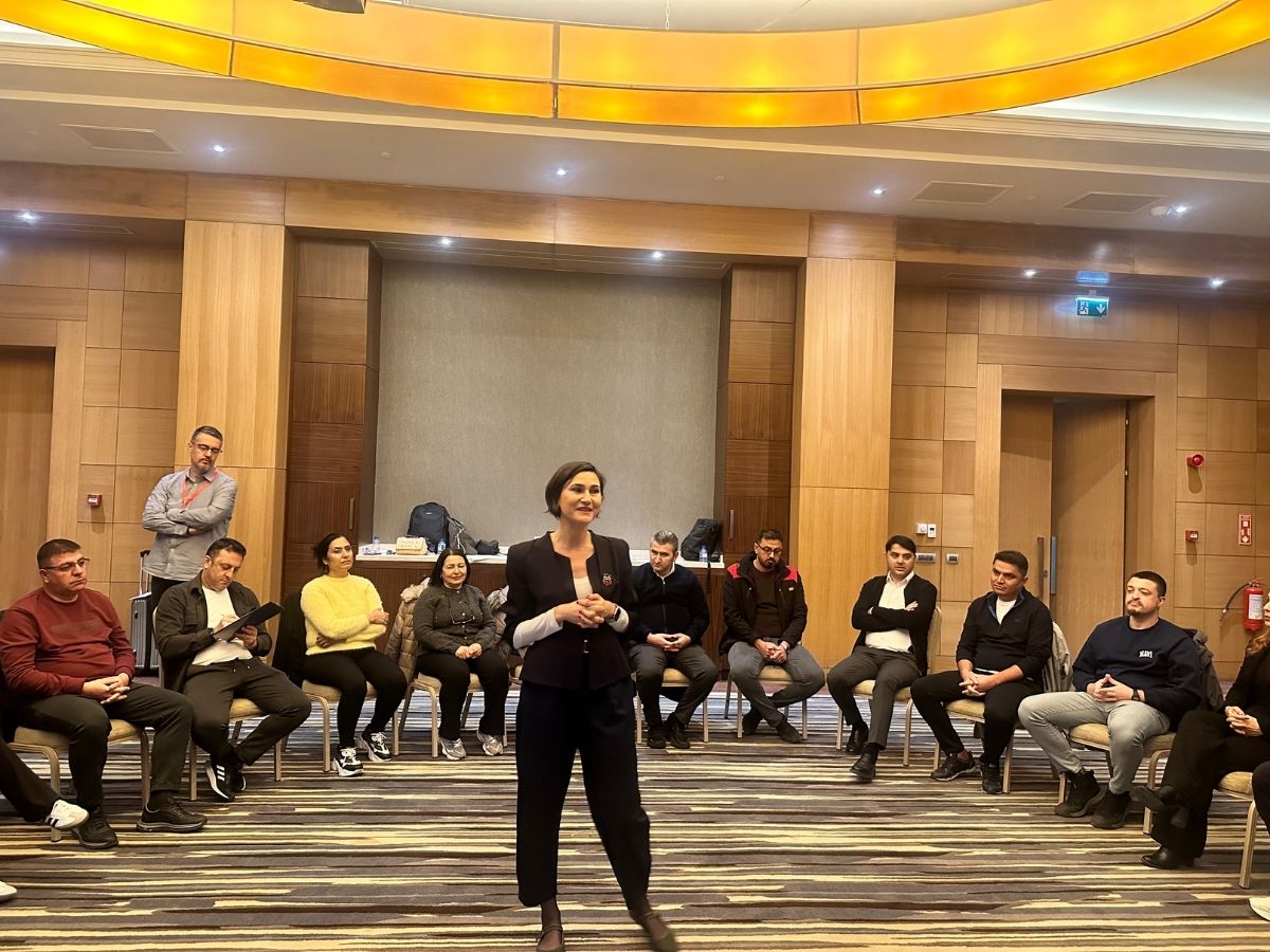 trendy-lara-bmath-15